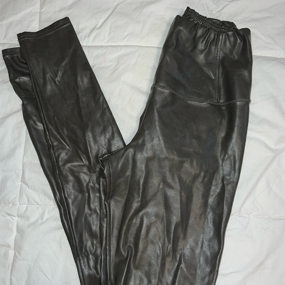 Aritzia Wilfred Free Daria Pant